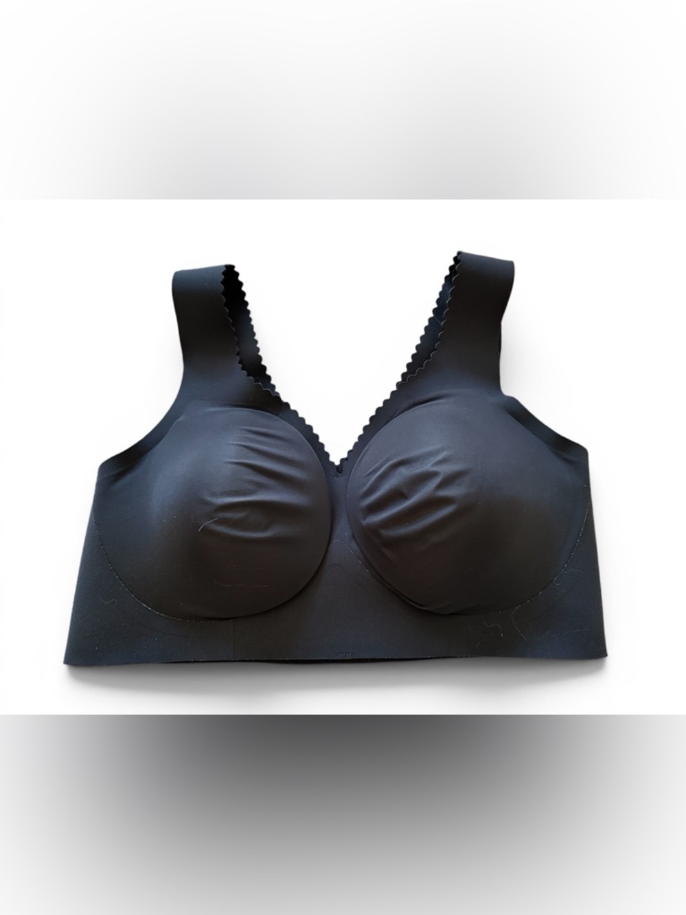 Evelyn & Bobbie Evelyn wireless bra. Solid black sz. M. Medium.